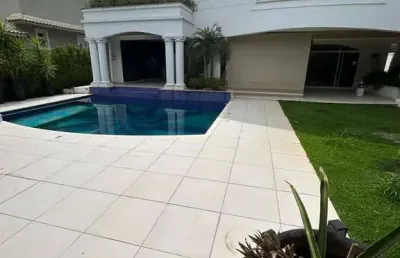Lindíssima casa de 1046,58m², 6 suítes, piscina, spa, 4 vagas no tamboré ii