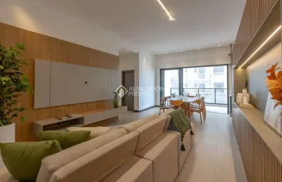 Apartamento com 4 quartos para alugar na rua 295, 205, meia praia, itapema, 180 m2 por r$ 13.000