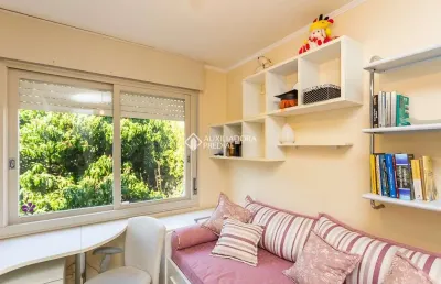 Apartamento com 2 quartos para alugar na rua ari marinho, 33, higienópolis, porto alegre, 63 m2 por r$ 2.300