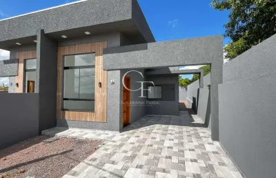 Casa com passagem lateral e terreno nos fundos prox. ao lago