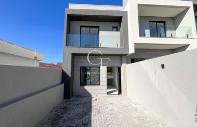 Sobrado moderno e bem localizado com espaço gourmet