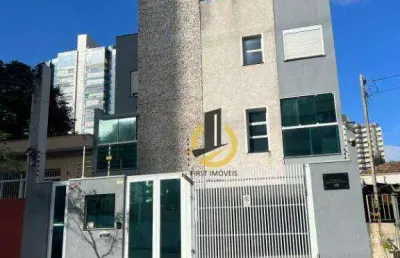 Sobrado à venda em condomínio fechado  - 174m² - 4 dormitórios (2 suítes) - 4 banheiros - 3 vagas - em santo andré