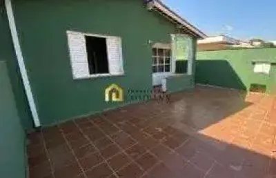 Casa térrea à venda com 02 quartos, 02 banheiros e duas vagas de garagem, no bairro divino - sorocaba/sp