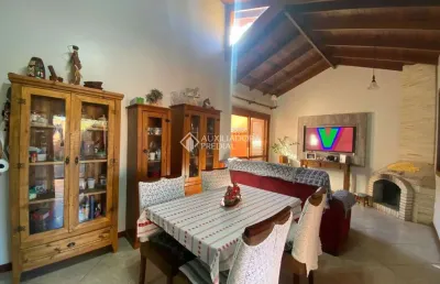 Casa em condomínio fechado com 4 quartos para alugar na rua itália, 1006, niterói, canoas, 125 m2 por r$ 4.800