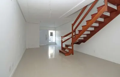 Casa em condomínio fechado com 3 quartos para alugar na rua doutor cláudio walter ferreira da silva, 251, guarujá, porto alegre, 130 m2 por r$ 2.800