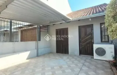 Casa com 3 quartos para alugar na rua antônio pinheiro cabral, 213, aberta dos morros, porto alegre, 72 m2 por r$ 2.400