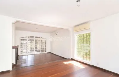 Casa em condomínio fechado com 3 quartos para alugar na avenida cai, 211, cristal, porto alegre, 350 m2 por r$ 6.500