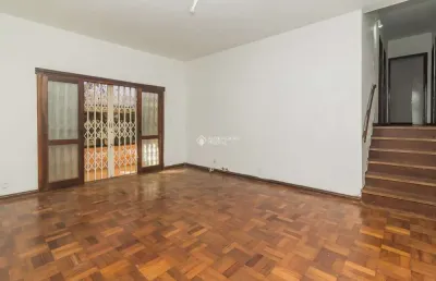Casa em condomínio fechado com 5 quartos para alugar na rua osmar amaro de freitas, 71, jardim itu sabará, porto alegre, 392 m2 por r$ 3.950