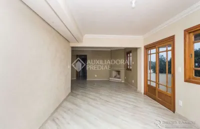 Apartamento com 4 quartos para alugar na rua professor joaquim louzada, 77, camaquã, porto alegre, 160 m2 por r$ 4.500