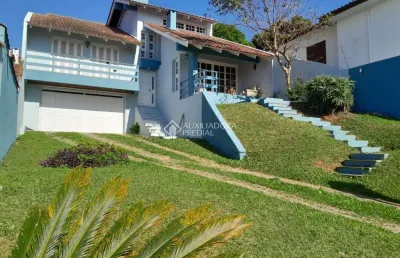 Casa em condomínio fechado com 3 quartos para alugar na rua padre joão batista reus, 2071, vila conceição, porto alegre, 240 m2 por r$ 4.600