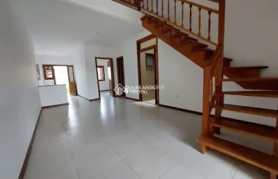 Casa com 3 quartos para alugar na rua amoni, 41, hípica, porto alegre, 130 m2 por r$ 2.300