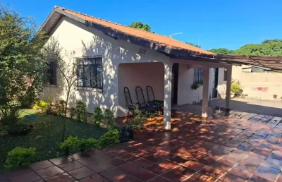Casa com 3 quartos à venda na Rua Cariovaldo Ferreira, 716, Zona 08, Maringá