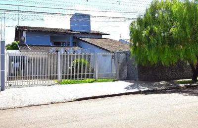 Sobrado em área bem situada, residencial, de alto padrão. uma excelente escolha para quem valoriza qualidade de vida, segurança e conforto.