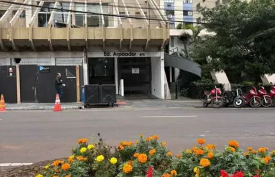 Apartamento com 3 quartos à venda na Avenida Paraná, 470, Zona 01, Maringá