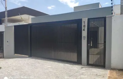 Casa com 3 quartos à venda na Rua Pioneiro Jones Sales Pontes, 184, Jardim Munique, Maringá