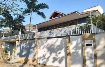 Casa triplex à venda com 5 quartos, 1.400 m² por r$7.900.000 na barra da tijuca - rio de janeiro / rj.