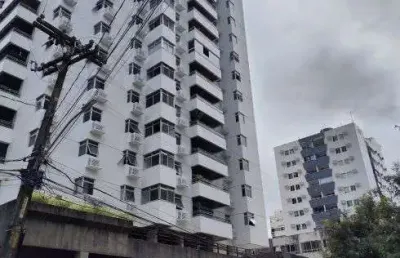 Vendo ou alugo belíssimo apartamento triplex em boa viagem