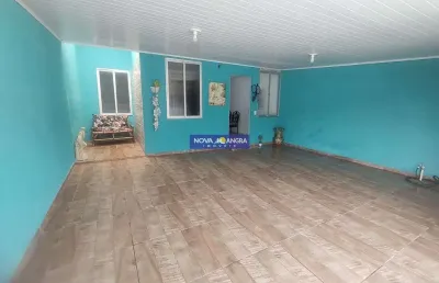 Residência com 03 dormitórios em conjunto residencial