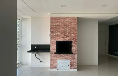 Apartamento com 3 suítes, no centro da cidade com laser completo e piscina coberta e aquecida.