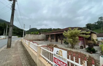 Casa com 4 quartos + 2 banheiros para venda no cedro alto, brusque.
