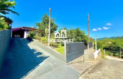 Casa de 140 m² com 4 quartos sendo 1 suíte no bairro aguas claras com 2 vagas cobertas e churrasqueira.