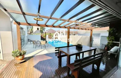 Casa semi mobiliada no bairro aimore em guabiruba com 161 m² com 3 quartos sendo 1 suíte, garagem para 3 carros com área de festas com piscina