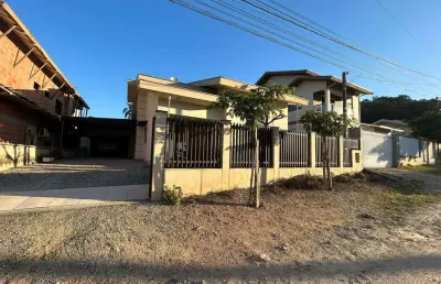 Casa a venda com 2 quartos sendo 1 suíte no bairro limoeiro