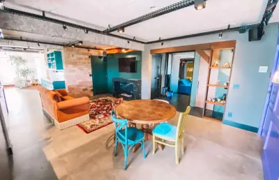 Apartamento refinado no são luiz com tema friends do seriado, e laser completo.