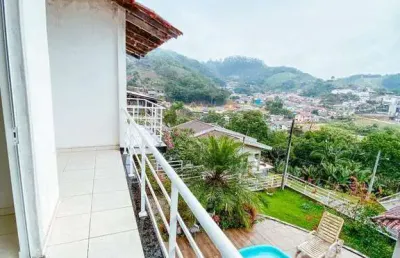 Casa com 3 quartos com 180 m² com piscina e área de festas com 2 vagas garagem bairro cedrinho a 13 minutos do centro de brusque