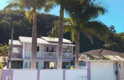 Casa com 3 quartos sendo 1 suite para venda em brusque.