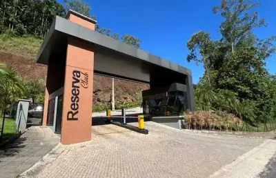 Terreno de 600 m² no condomínio reserva club bairro azambuja/brusque