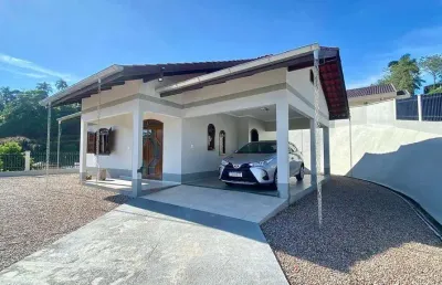 Casa solta com amplo espaço de terreno no bairro souza cruz