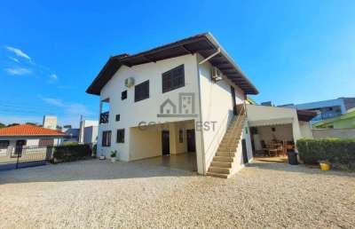 Casa á venda com 240m² no bairro souza cruz em brusque