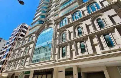 Apartamento de 4 suites e 5 vagas em meia praia - itapema