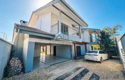 Casa ampla de dois andares no bairro dom joaquim – ideal para duas famílias!