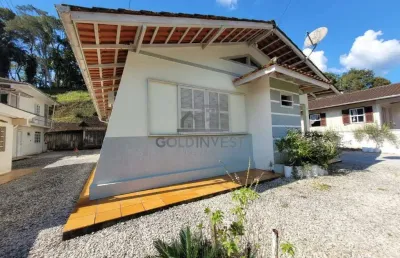 Casa solta á venda com 3 quartos, sendo 1 suíte no bairro águas claras em brusque