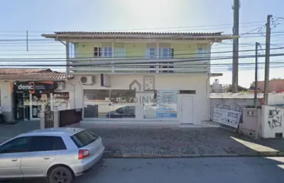 Apartamento com 2 quartos no bairro santa terezinha!!!