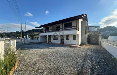 Casa com 5 quartos para alugar no Dom Joaquim, Brusque 