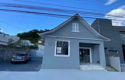 Casa comercial com 150m² na rua geral da primeiro de maio-brusque!!
