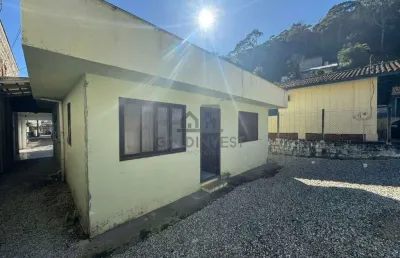 Casa com 2 quartos para alugar no Primeiro de Maio, Brusque 