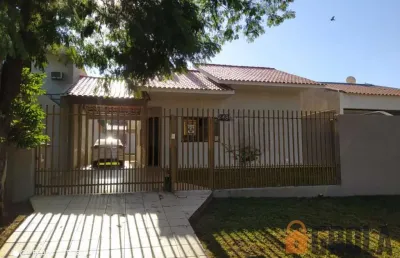 Casa para venda em campo mourão, centro, 3 dormitórios, 1 suíte, 2 banheiros, 2 vagas