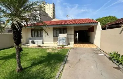 Casa para venda em campo mourão, centro, 5 dormitórios, 1 suíte, 2 banheiros, 4 vagas