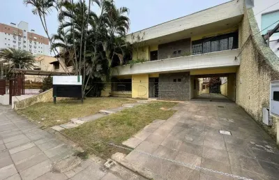 Casa comercial para alugar na rua itapeva, 53, passo da areia, porto alegre por r$ 13.000
