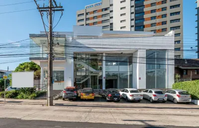 Ponto comercial para alugar na avenida doutor nilo peçanha, 2218, boa vista, porto alegre por r$ 65.000