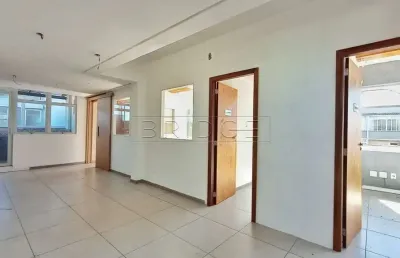 Sala comercial com 5 salas para alugar na avenida cairu, 1034, navegantes, porto alegre por r$ 2.400