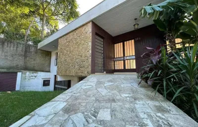 Casa comercial para alugar na rua carlos huber, 580, três figueiras, porto alegre por r$ 13.500