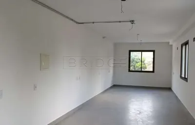 Sala comercial com 1 sala para alugar na rua coronel paulino teixeira, 400, rio branco, porto alegre por r$ 2.000