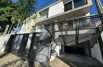 Casa em condomínio fechado com 3 quartos para alugar na rua moema, 513, chácara das pedras, porto alegre por r$ 12.500