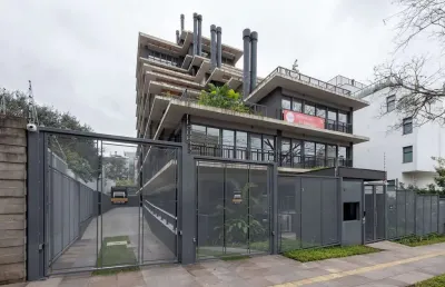 Apartamento com 2 quartos para alugar na rua jaime telles, 136, petrópolis, porto alegre por r$ 8.000
