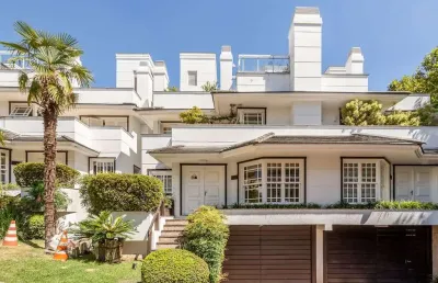 Casa em condomínio fechado com 3 quartos para alugar na rua tomaz gonzaga, 363, boa vista, porto alegre por r$ 33.000